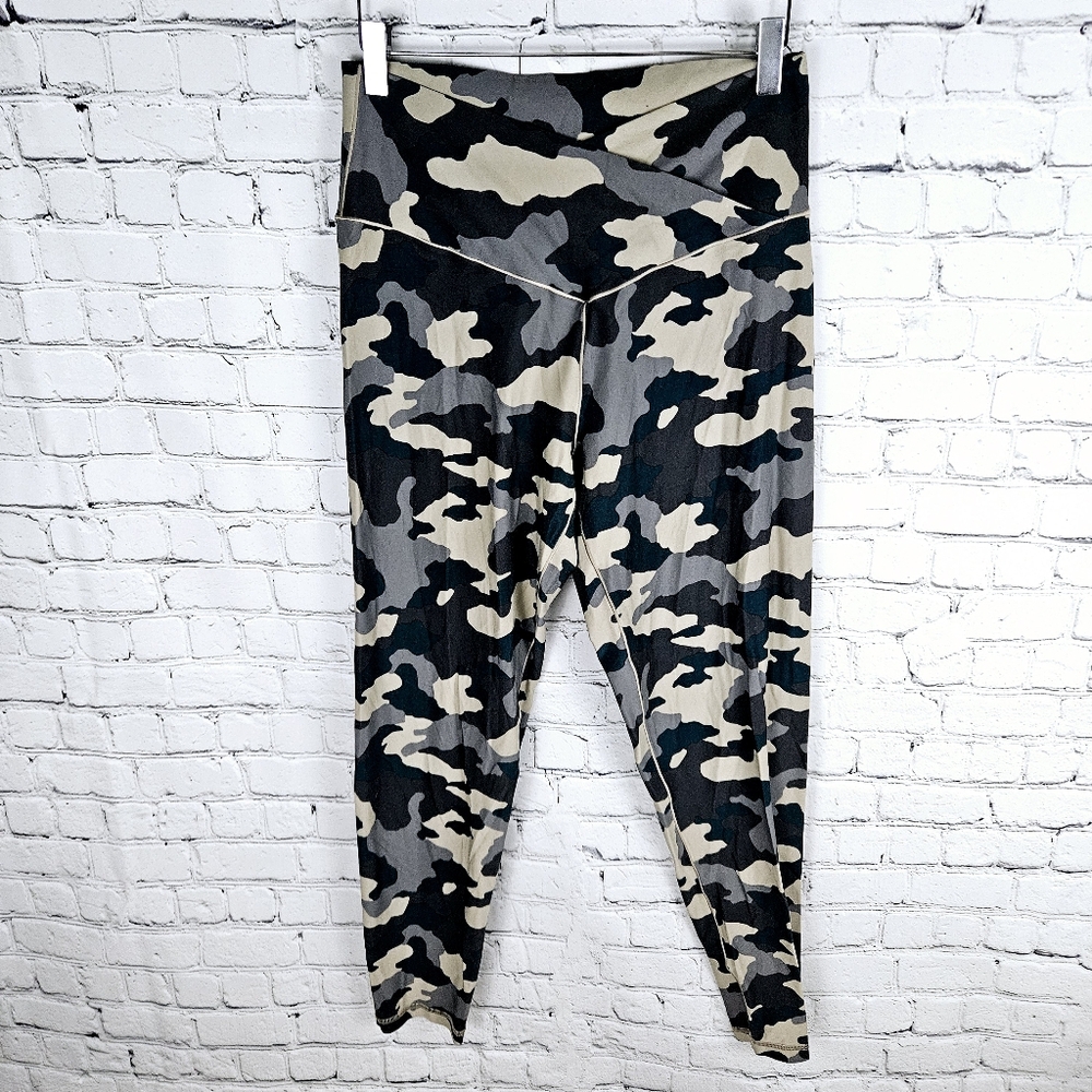 OFFLINE by AERIE | Real Me camo camouflage high waist ⅞ length athletic leggings